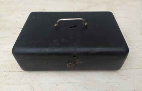 Imagen 2 de 3 de Caja De Seguridad Antigua Pequeña