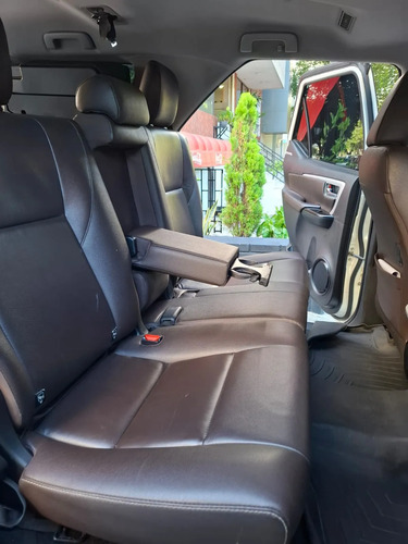 Toyota Fortuner 2.7L 4X2 At