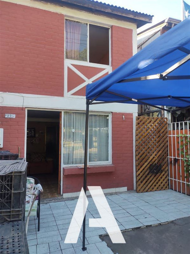 Casa En Venta De 3 Dorm. En Maipú