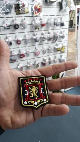 Escudos bordados termoadhesivos hotsell