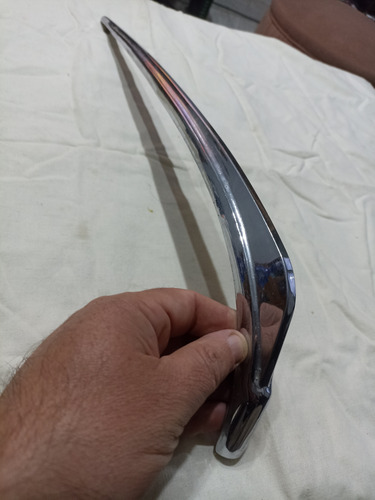 Insignia Ornamento Cresta Frontal Fiat 600 Plateado