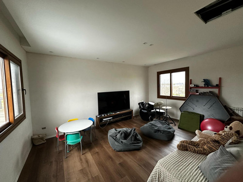 Casa En Venta 5 Dormitorios Mas Playroom Canton Golf Escobar