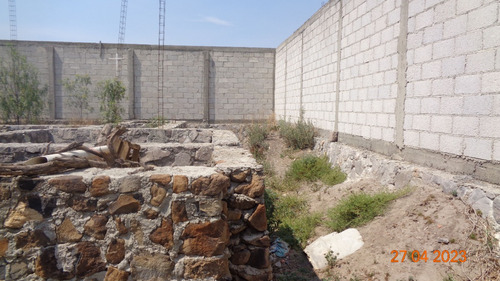 Terreno Regular, En Privada, Ideal Para Casa Habitación O Negocio Comercial, De 680m2, Bardeado Al 90%, Con Cimentación De Piedra Y Block De Tabique, En Villas De Tezontepec, Hidalgo