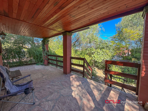 Chalet De 102m2 Con Piscina En Barranca Colorada