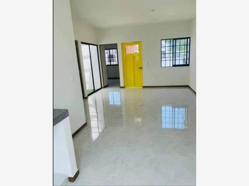 Imagen 3 de 10 de Casa Sola En Venta El Haya