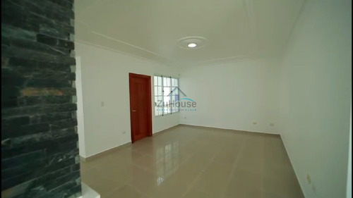 Casa Con Piscina En Venta En Proyecto Cerrado Gurabo Santiago Wpc03