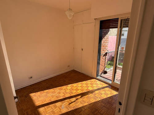 Alquiler Depto. 2 Ambientes Con Patio Exclusivo Y Balcón - Contrafrente - Recoleta