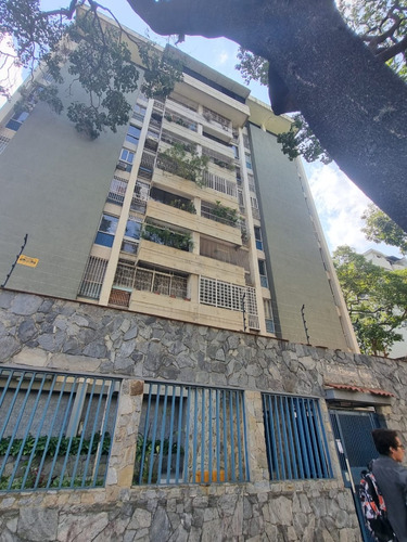 Se Vende Espacioso Apartamento En El Paraiso Residencias Parque Loira Av Paez Piso Siete. Jp