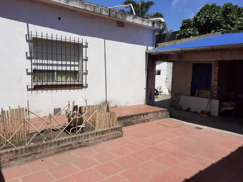 Casa Multifamiliar En Venta - 3 Amb Con Patio Y Cochera En Tigre Centro