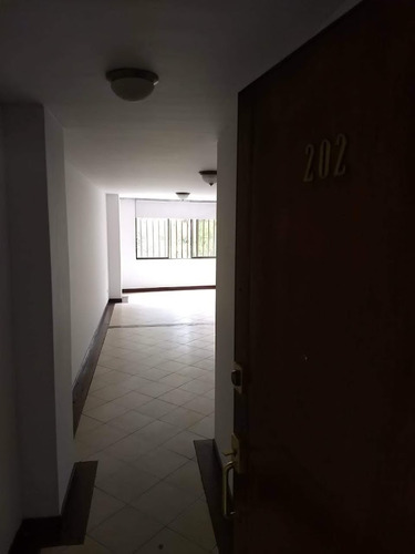 Venta De Apartamento De 110mts2 En Santa Rita, Oeste Cali 10205.