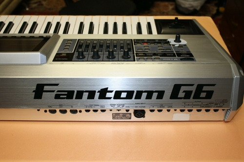 Imagen 1 de 3 de Roland Fantom-g6 61-key Keyboard Synthesizer