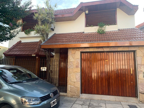 Casa En Venta 5 Amb En Olivos!!!!