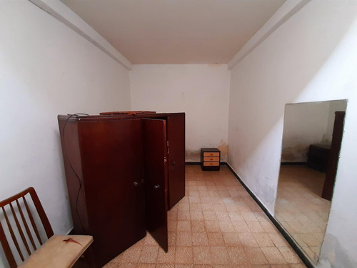 Imagen 6 de 21 de Casa De 3 Dormitorios Con Patio En Pasaje Echevarria 542