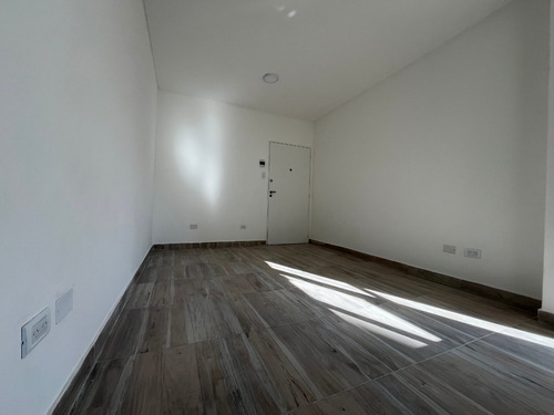 Dueño Directo Vende, Monoambiente Super Luminoso Hecho A Nuevo Sin Comision Inmobiliaria