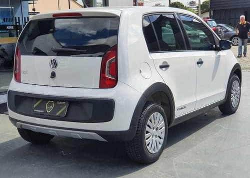 Imagem 5 de 9 de Volkswagen Up Track 1.0 12v 5p 2017