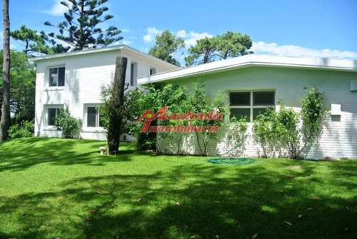 Casa En Venta De 5 Dormitorios A Metros Del Mar