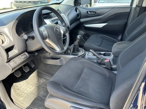 Nissan NP300 2.4 Doble Cabina Se Aa Pack Seg Mt