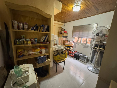 Casa En Venta De 3 Dormitorios Y Cochera. Calle 39 E/ 132 Y 133 - La Plata Vivienda Ubicada A ...