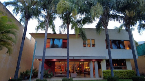 Casa De Lujo Con Alberca En Venta En Colinas De San Javier Villa Universitaria