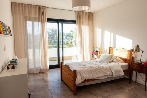 Venta Casa 4 Dormitorios 6 Baños Viñedos De La Tahona