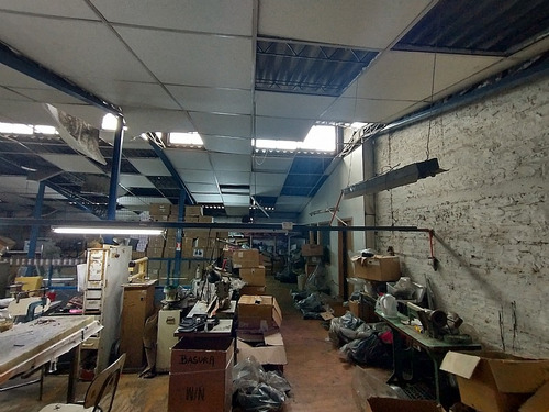Amplios Espacio Para Bodega, Oficinas O Industria
