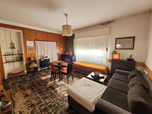 Ph En Venta - 4 Dormitorios 2 Baños - Villa Lynch