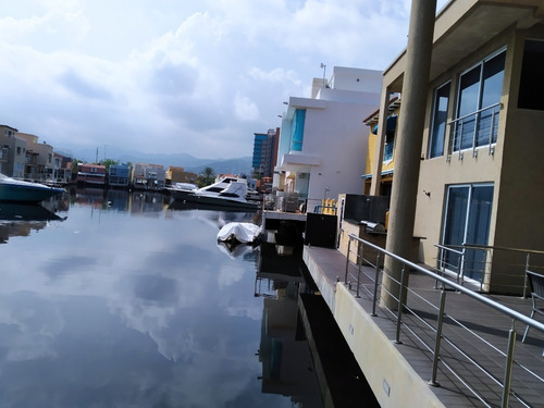 Imagen 4 de 8 de Se Vende Moderna Casa Bote B Alexis Quinan .0416.081.70.64