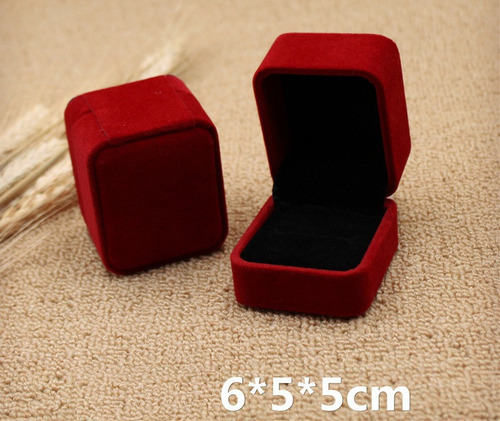 Imagen 3 de 6 de Set 2 Cajas De Terciopelo Anillo Aros Joyas Burdeo 6x5x5cm