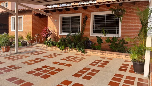 Imagen 2 de 16 de Town House En Conjunto Residencial Cantapiedra. Naguanagua. Zenaida Quintero