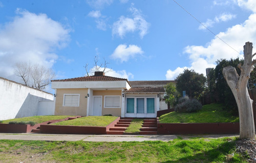 Imagen 2 de 30 de Venta Casa 4 Amb.+ Hospedaje 12 Hab. Villa Gesell
