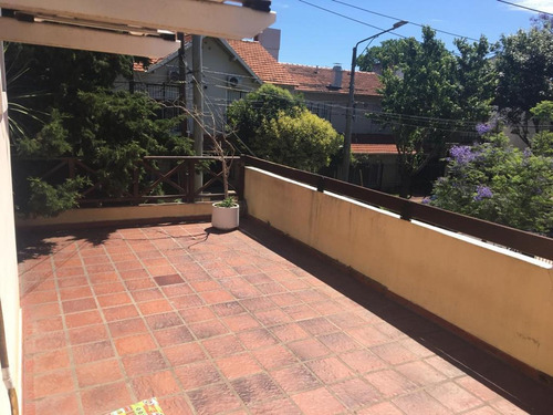 Impecable Casa Con Jardín Y Pileta