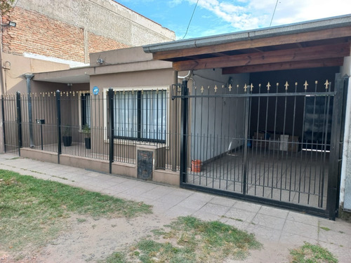 Venta De Excelente Casa En José C. Paz Toma Departamento