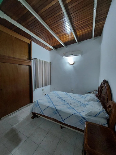 Imagen 16 de 27 de Casa En Venta Urb Las Amazonas Santa Rita 04141291645