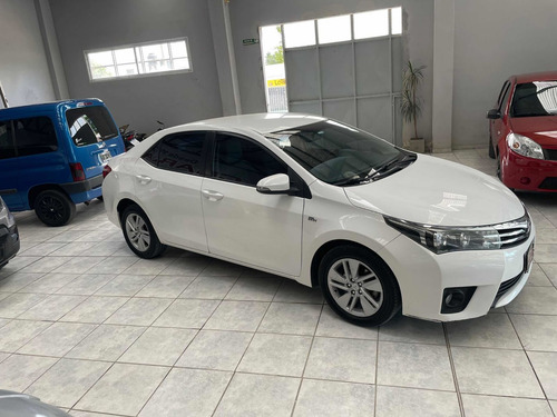 Imagen 2 de 7 de Toyota Corolla 2016 1.8 Xei Mt Pack 140cv