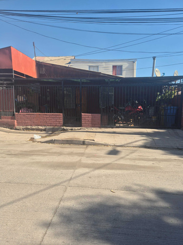Amplia Y Comoda Casa En Colina (68779)