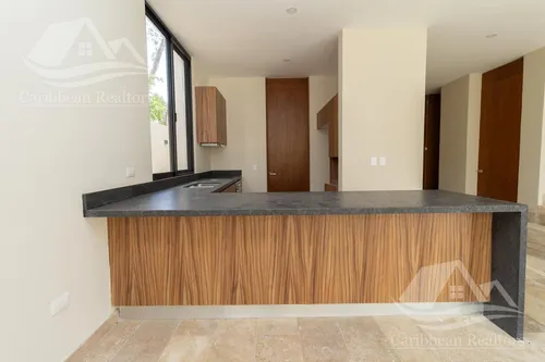 Casa En Venta En Playa Del Carmen Valenia