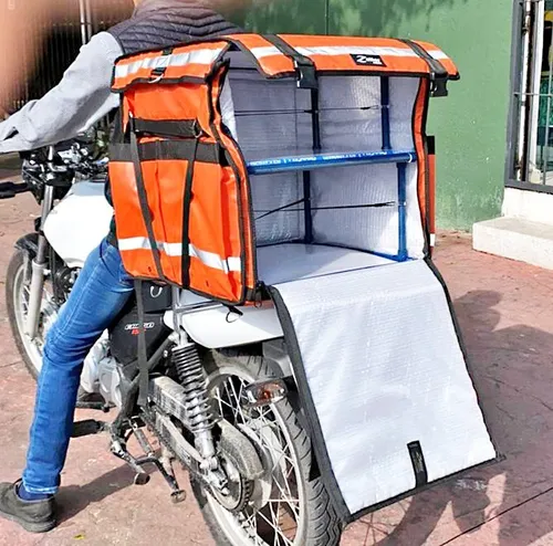 Bolsas, mochilas y otros accesorios de transporte para moto.