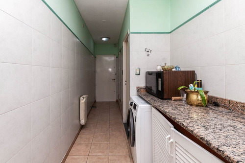 Hermoso Chalet De 5 Amb. En El Centro De Lanusita