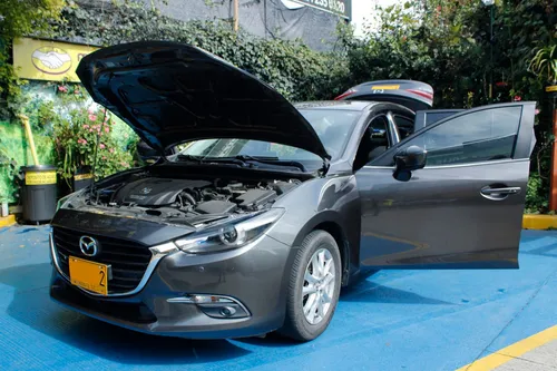 Mazda 3 2.0 Touring