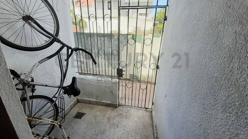 Imagen 6 de 11 de Venta Ph Dos Ambientes A Reciclar. San José. Id 22041