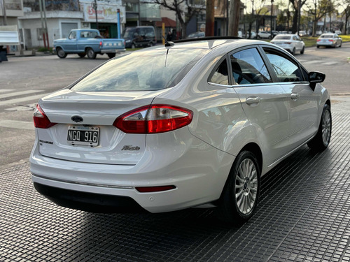 Ford Fiesta Kinetic 2013 1.6 Design 120cv Titanium