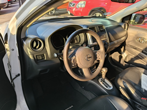 Nissan Versa 1.6 Exclusive At