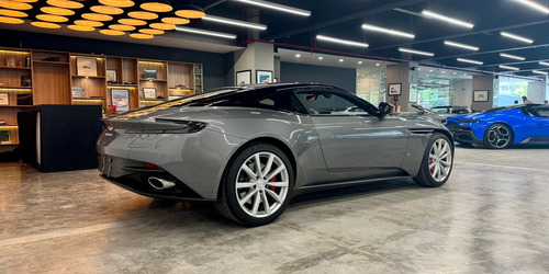 Aston Martin Db11 V8 2019