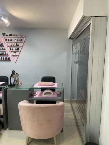 Se Vende Hermoso Spa De Uñas, Excelente Ubicación