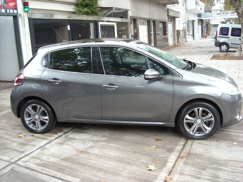 Peugeot 208 Feline 2013