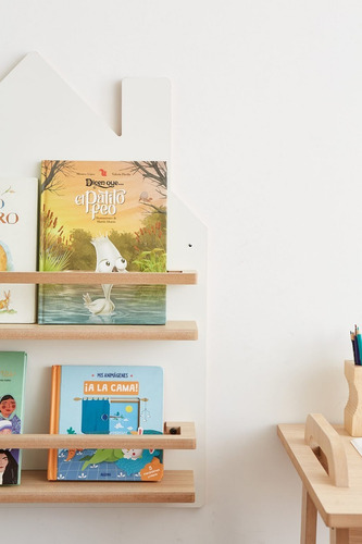 Imagen 4 de 10 de Repisa Casita Colgante Con Estantes Y Sujeta Libros Nordica
