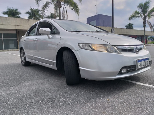 Imagem 2 de 6 de Honda Civic