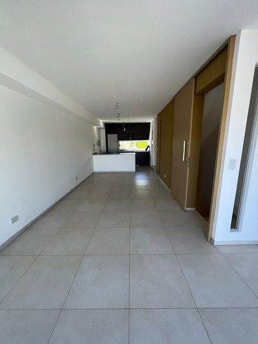 Duplex En Venta A Estrenar De 4 Ambientes Carlos Croce 990 (banfield)
