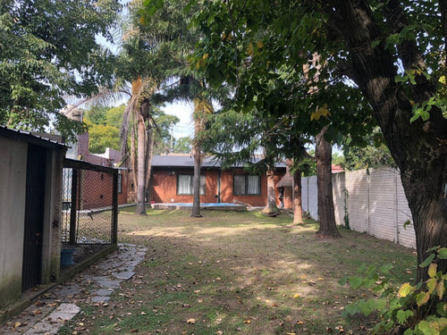 Hermosa Casa Con Pileta En Plátanos