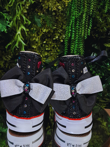Tênis Preto Personalizado Com Inicial Do Nome E Cristais